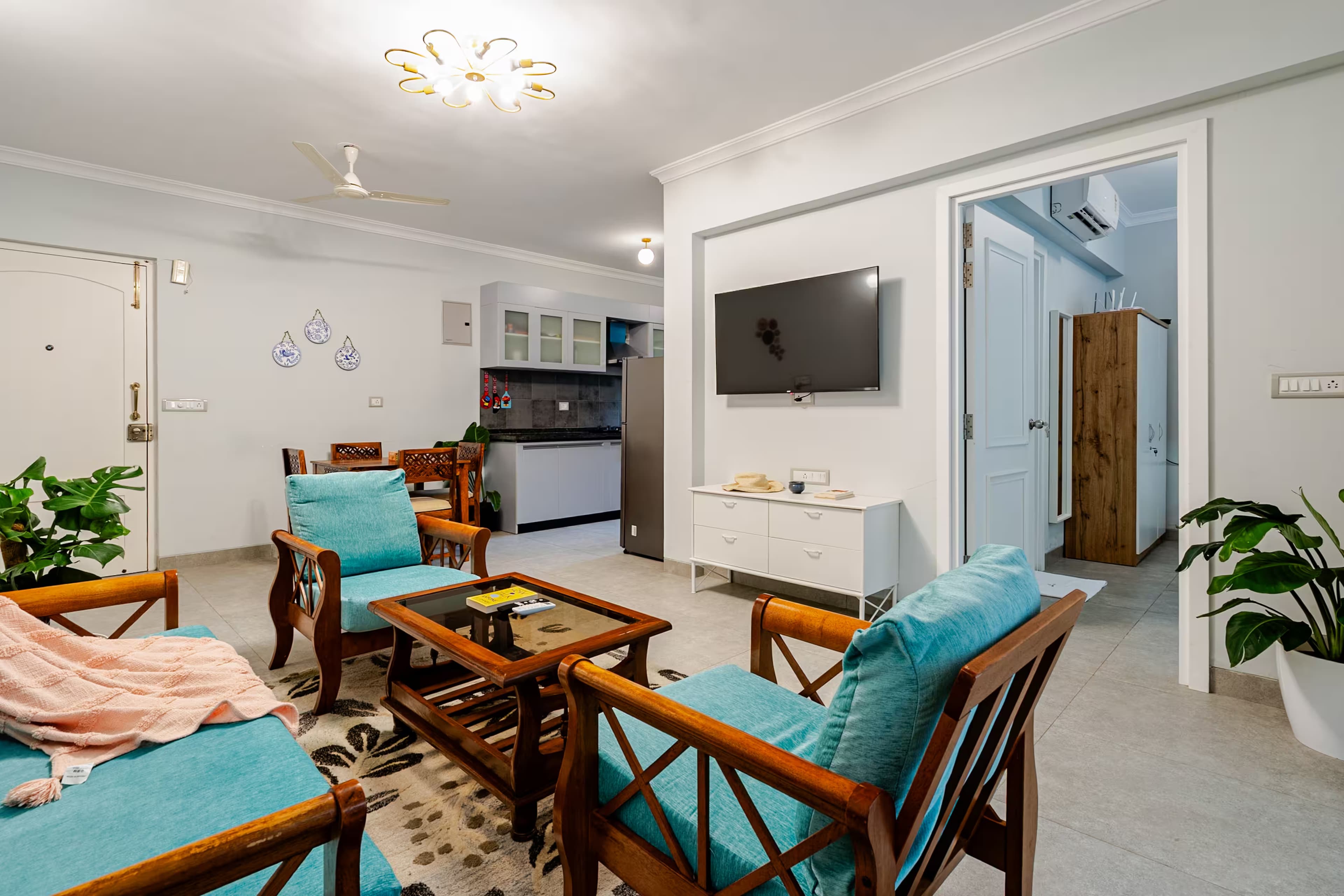 Living & Dining Area